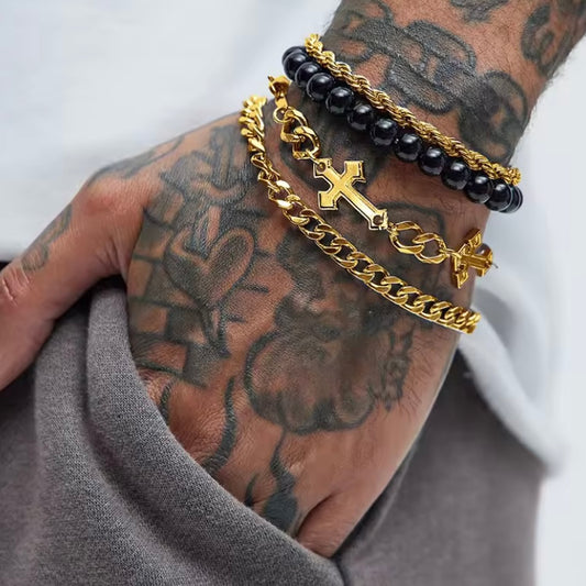 Set van 4 gouden punkarmbanden met minimalistisch kruis en zwarte kralen â stijlvolle kettingarmband geĂŻnspireerd door Justin Bieber