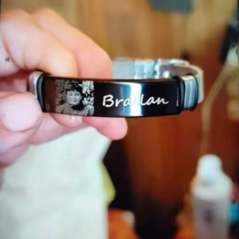 Perfecte herenarmband van titaniumstaal voor Vaderdag – Personaliseerbaar met familiefoto's een stijlvol cadeau