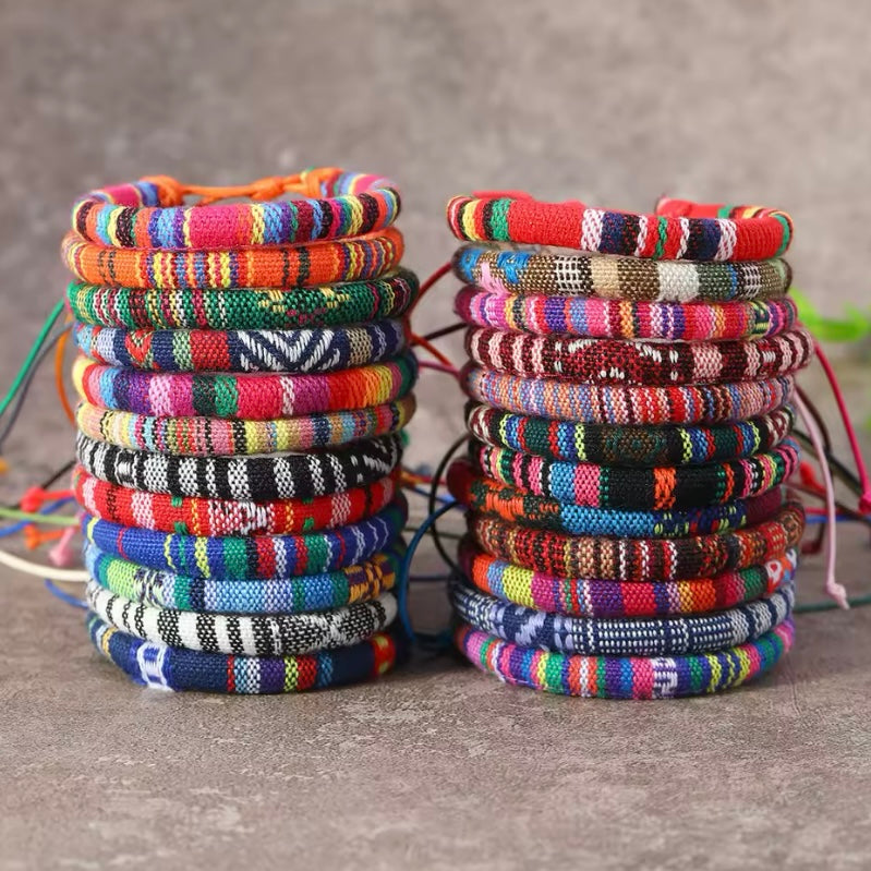 24-delige Boho Armbanden Set | Handgemaakte Kleurrijke Vriendschapsbandjes voor Mannen en Vrouwen