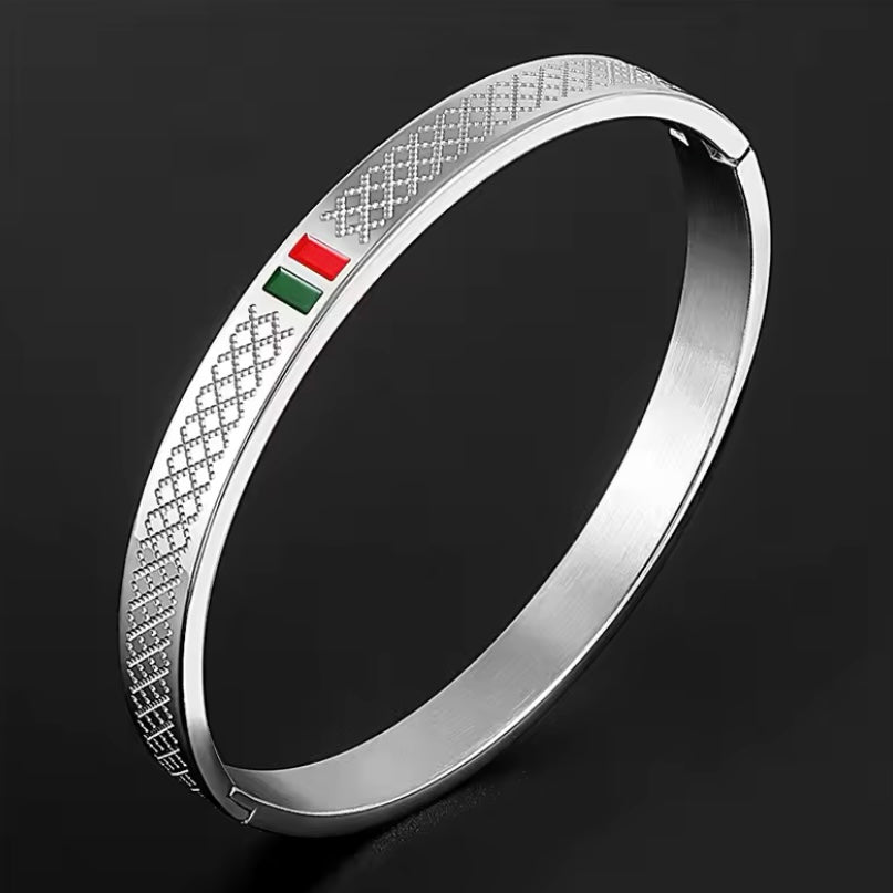 7mm groen-rood manchetarmband van roestvrij staal | Unisex sieraden | Breedte: 7mm | Diameter: 62mm.