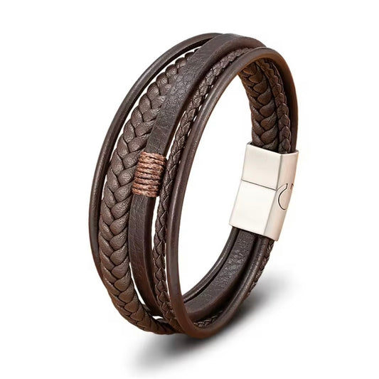 Twee Leren Herenarmbanden – Betaal er maar Eén