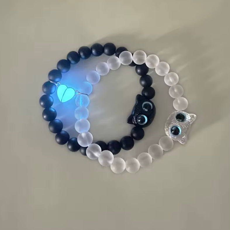 Lichtend hart en gotische kat