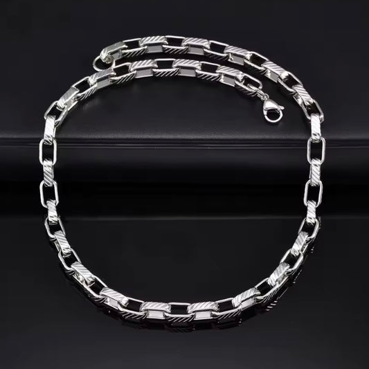 Elegante Reliëf Ketting – Roestvrijstalen Rechthoek | Tijdloze Luxe voor Vrouwen