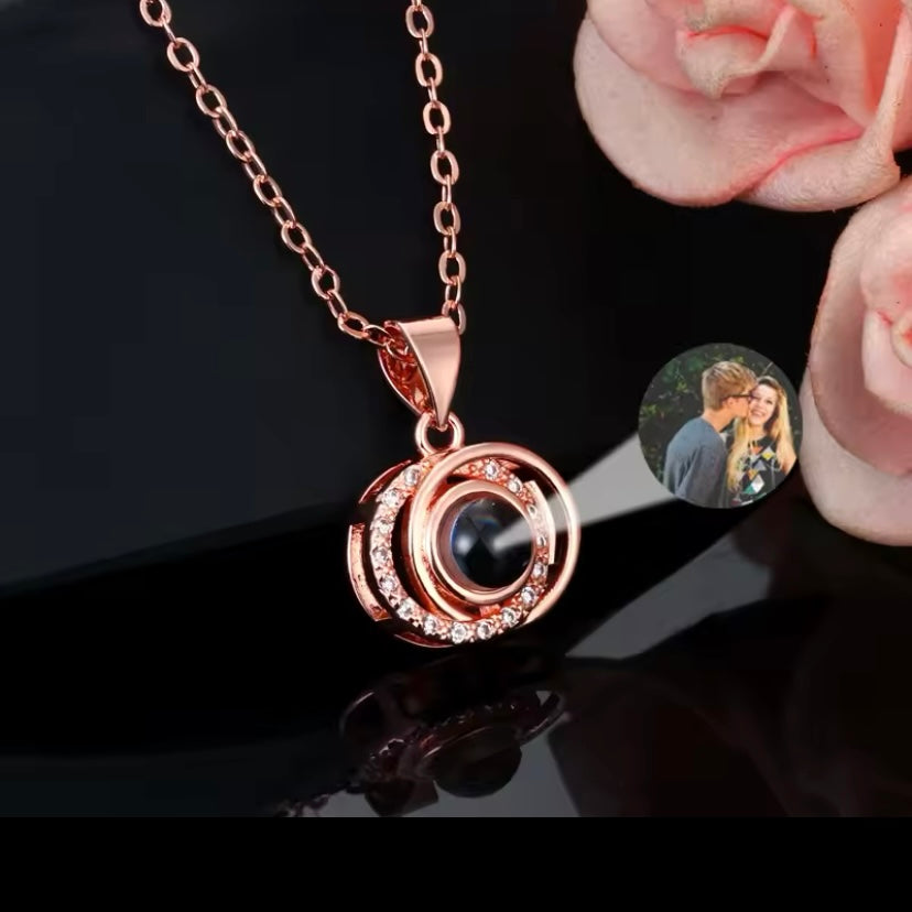 Gepersonaliseerde Foto Kettingen & Rose Petal Hangers voor Vrouwen
